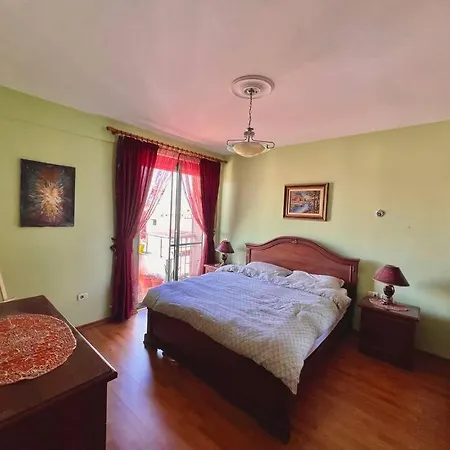Apartment Flat Near Bazaar *